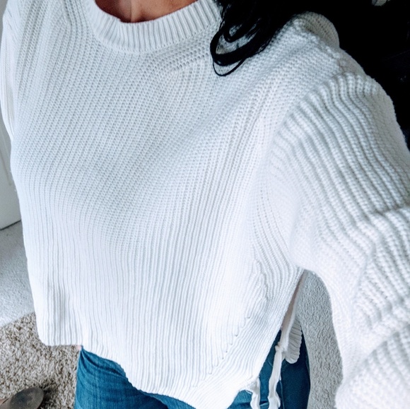 Side tie sweater - Picture 5 of 8